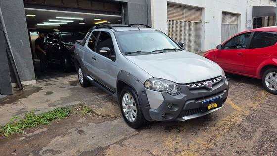 FIAT STRADA 1.8 MPI ADVENTURE CD 16V FLEX 3P MANUAL FIAT STRADA 1.8 MPI ADVENTURE CD 16V FLEX 3P MANUAL